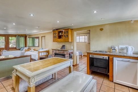 Cottage-Kitchen-with-Stove-and-Dishwasher