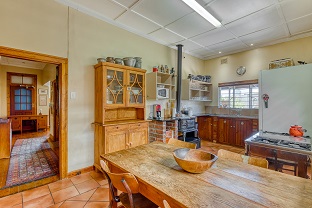 Farmhouse-Kitchen-View